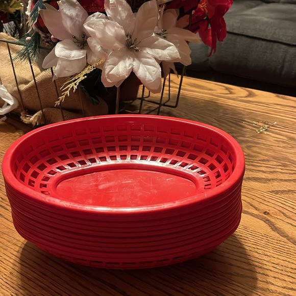 Tablecraft 1074R 9 1/4" x 6" x 1 3/4" red classic oval plastic basket  set of 10 - Picture 3 of 4